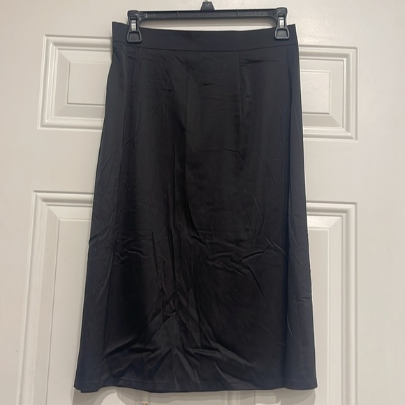 New without tag POL Black Satin Midi Pencil Skirt - Picture 2 of 4